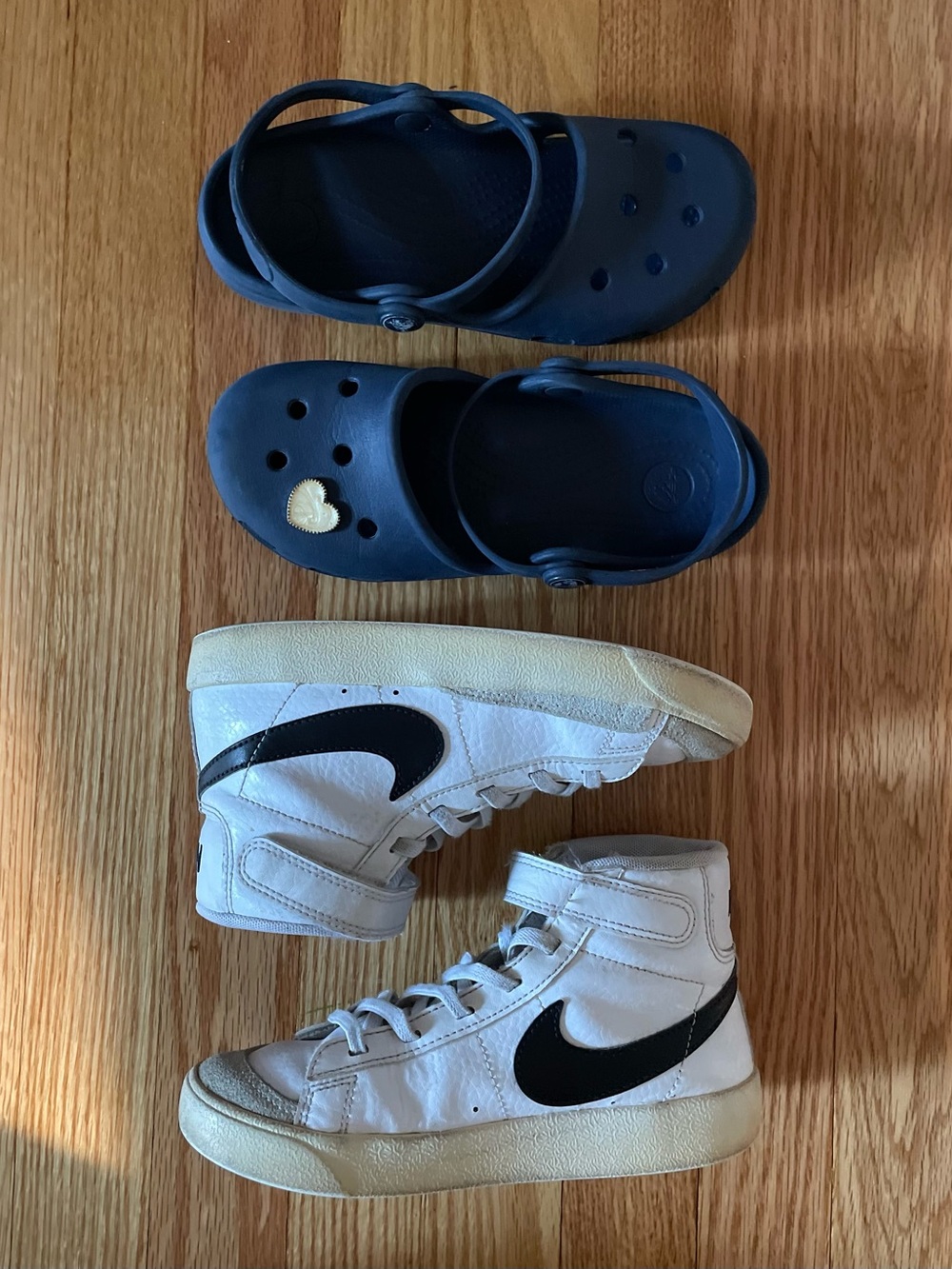 Nike Blazer Mid (1Y/ 20cm) + Crocs Classic Clog (J2/ ~20.8)